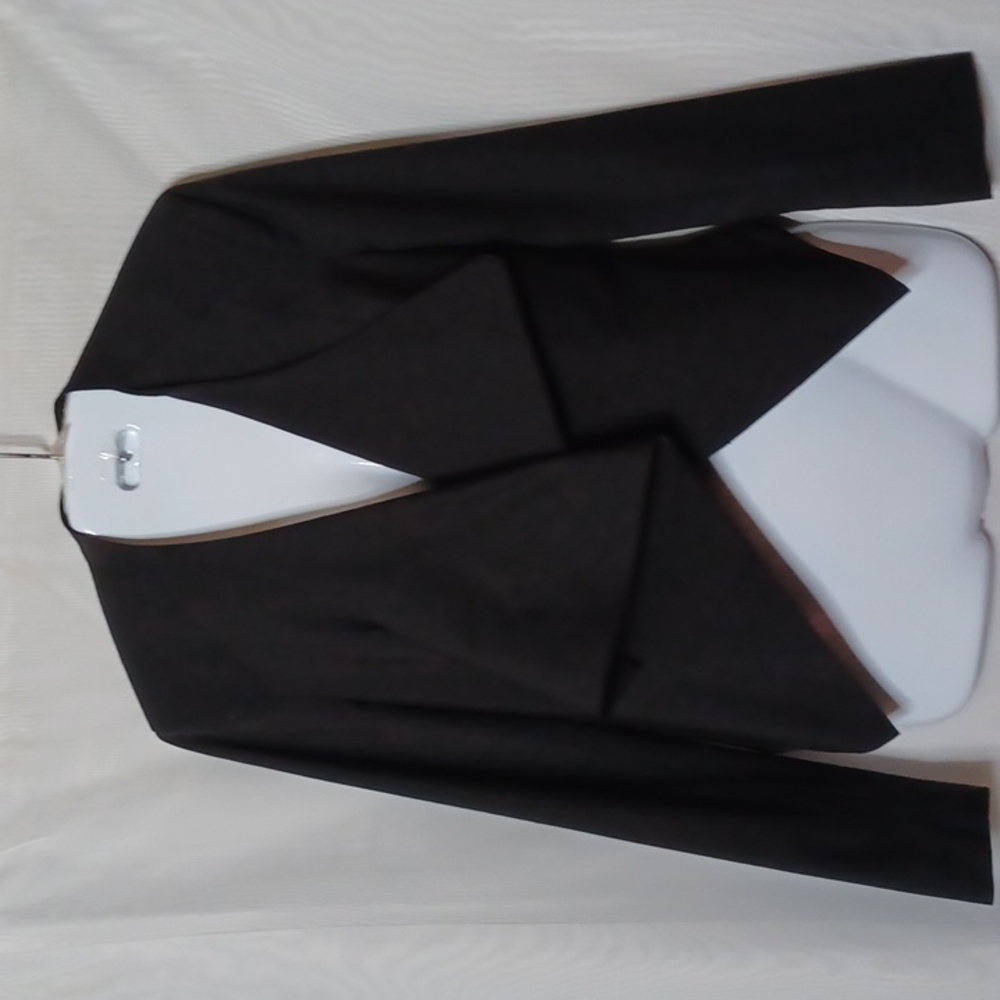 Bebe Black Wool Blend Wrap Front Long Sleeve Crop Jacket. Size 4